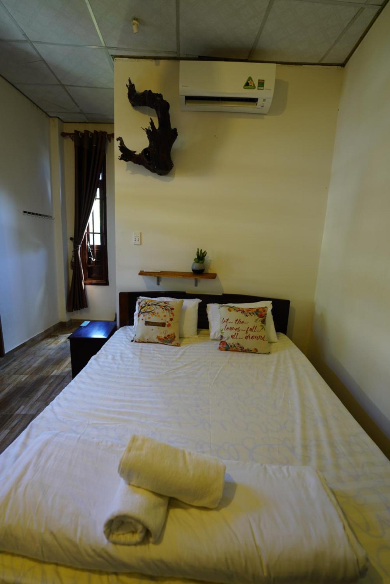 Ngo Khanh Homestay Tân Hiệ Esterno foto
