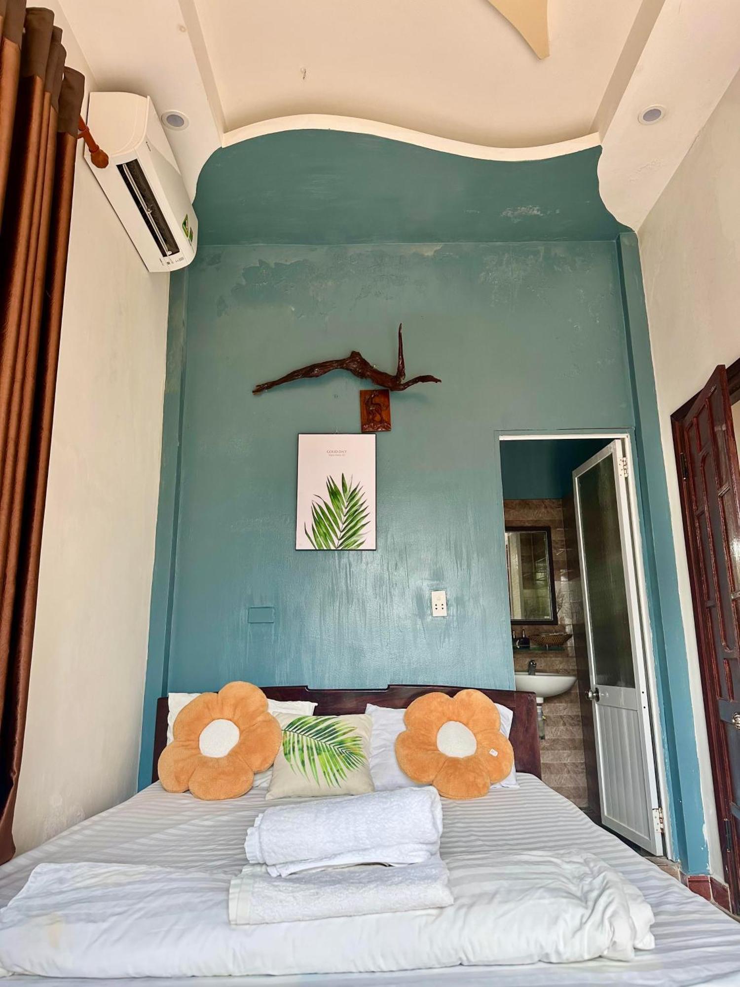 Ngo Khanh Homestay Tân Hiệ Esterno foto