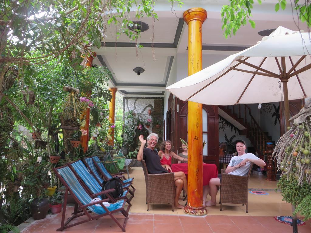 Ngo Khanh Homestay Tân Hiệ Esterno foto