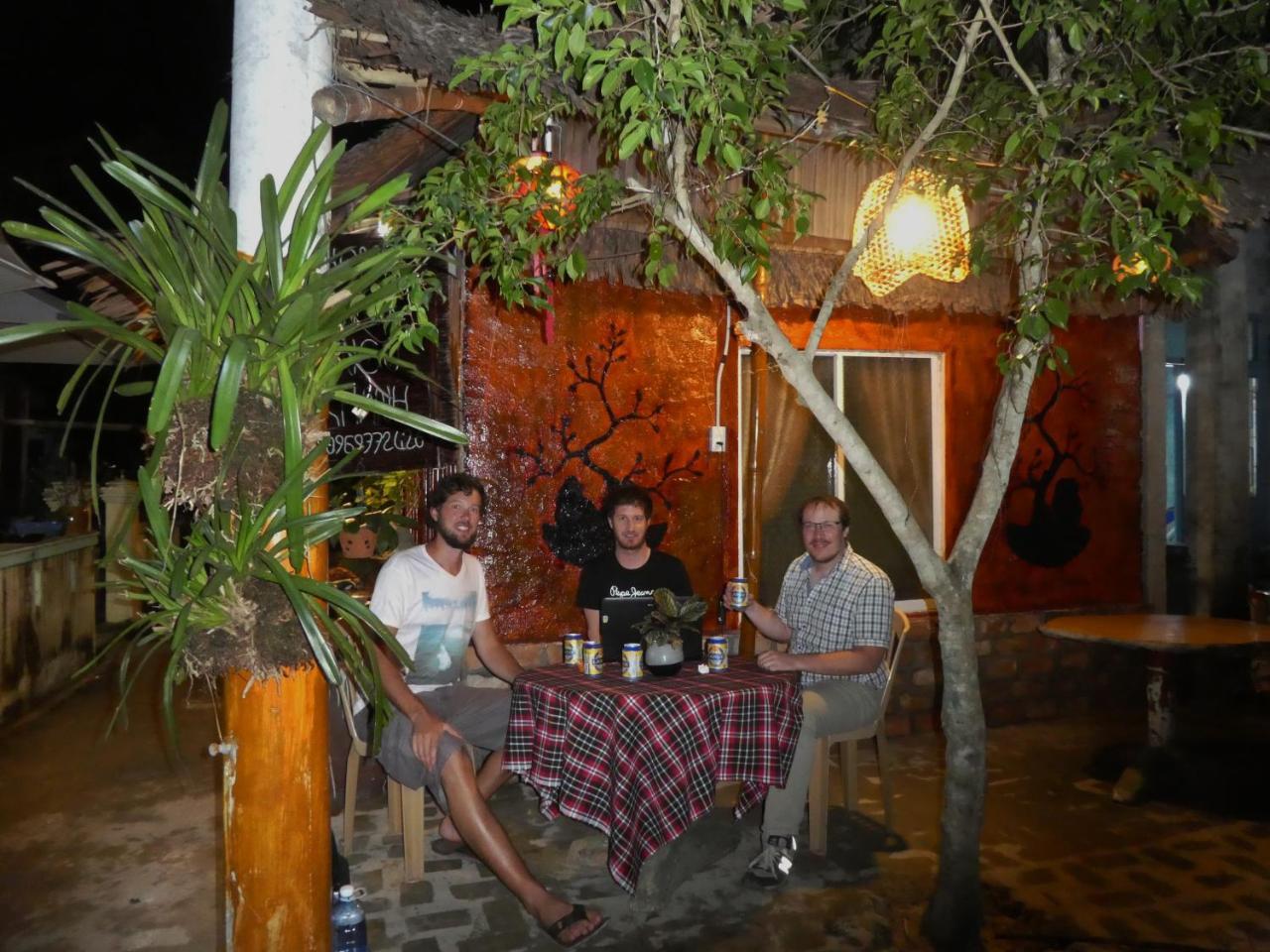 Ngo Khanh Homestay Tân Hiệ Esterno foto